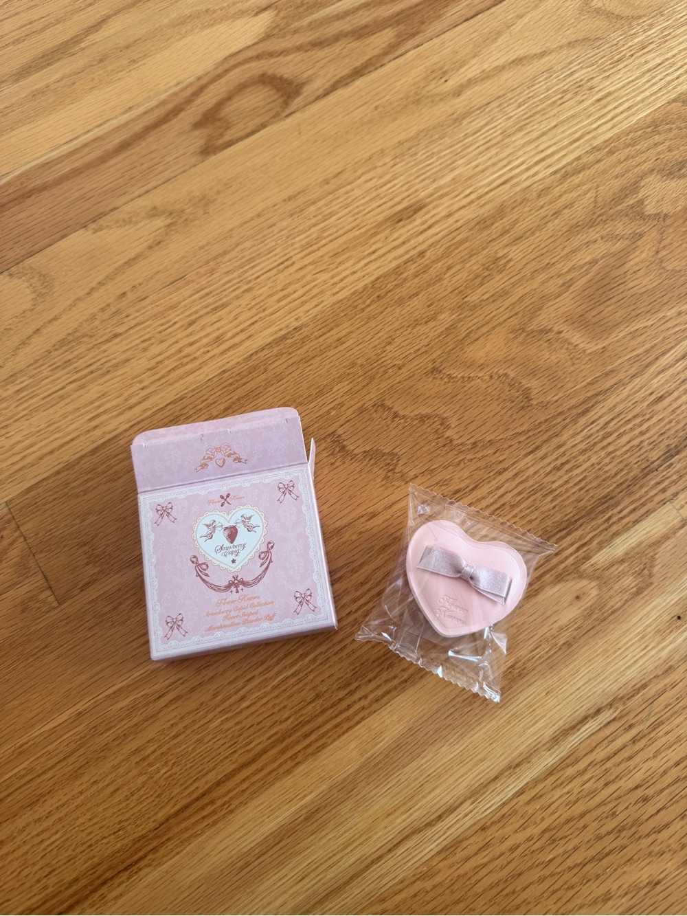 Flower Knows Starwberry Cupid Heart Shaped Marshmalllw Powder Puff New